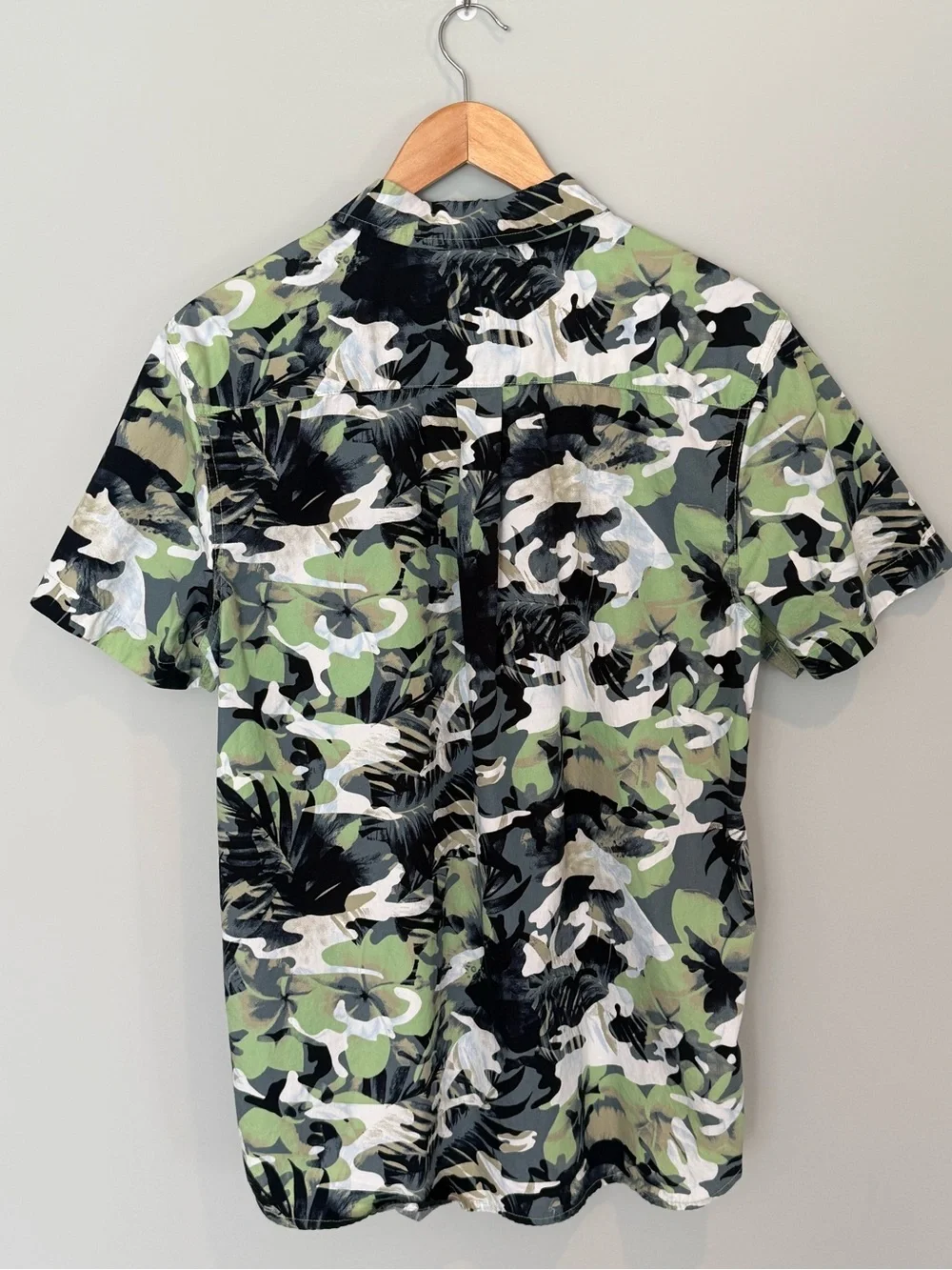 The North Face Baytrail Pattern Short Sleeve Button Down Shirt - L